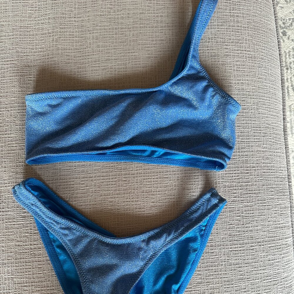 triangl one shoulder bikini set